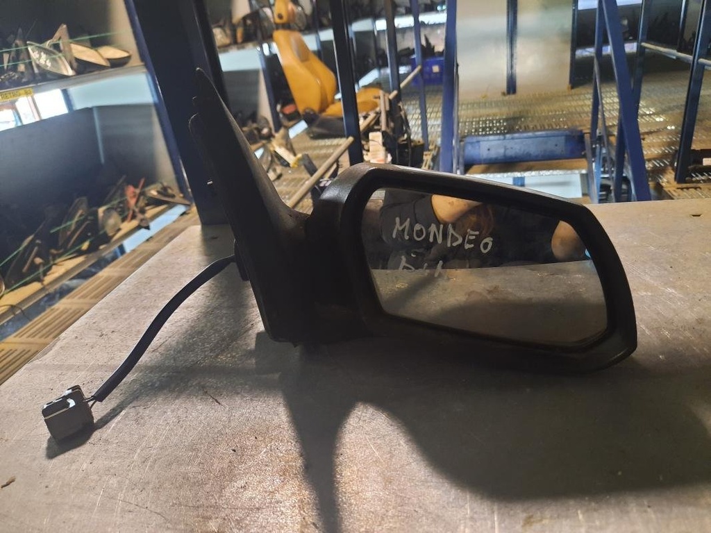 Retrovisor derecho - Ford Mondeo II Hatchback (2.0 DI (115 cv))