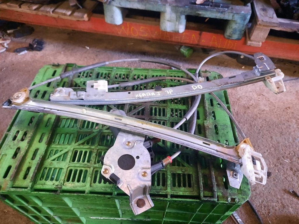 Elevalunas delantero derecho - Citroen Xsara (N1) (1.6 i 16V (109 cv))