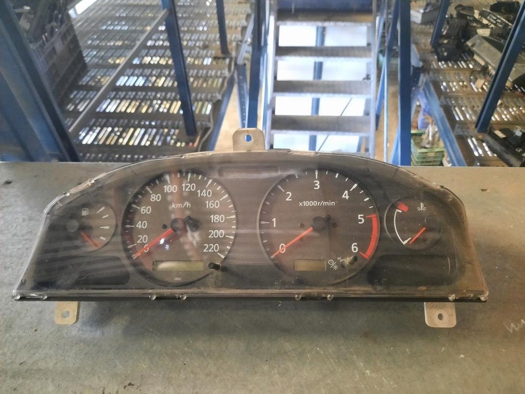 Cuenta kilometros - Nissan Almera II (N16) (2.2 D (110 cv))