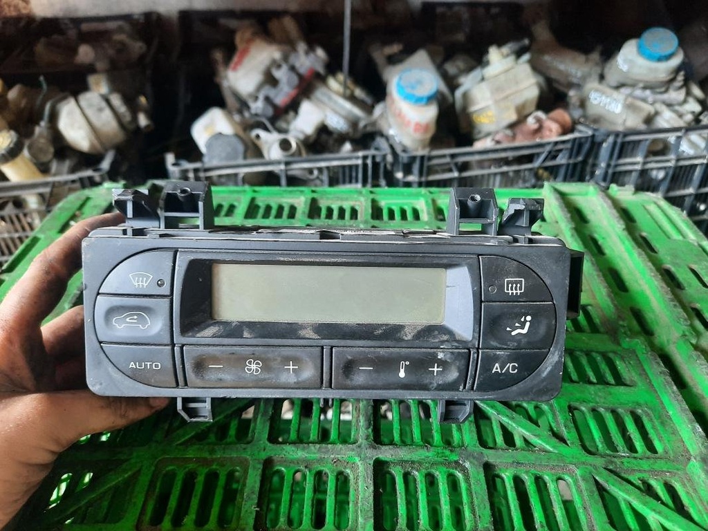 Mando calefaccion / A/A - Citroen C3 I (Fase I, 2002) (1.4 HDi (68 cv) SensoDrive)