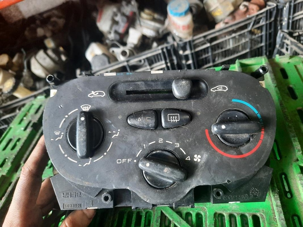 Mando calefaccion / A/A - Peugeot 206 (1.4i (75 cv)) (1999)