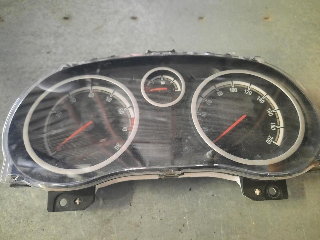 Cuenta kilometros - Opel Corsa D 3-puertas (1.4i 16V ECOTEC (90 cv))