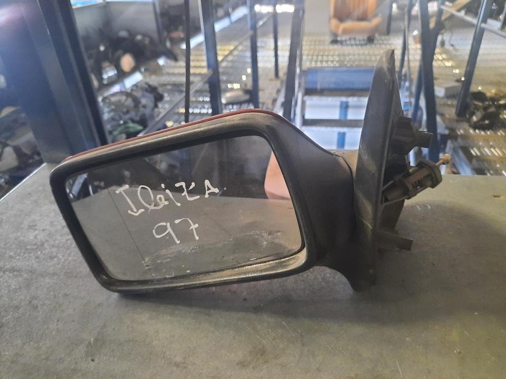 Retrovisor izquierdo - Seat Ibiza II (1.4 i 16V (101 cv)) (1997)