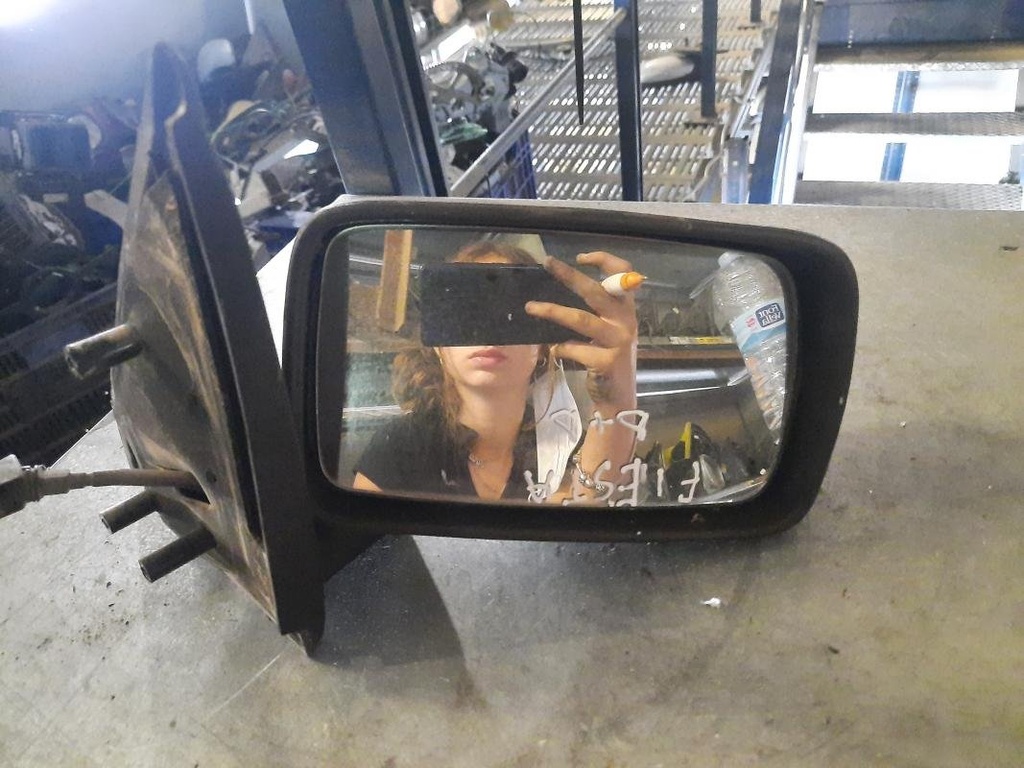 Retrovisor derecho - Ford Fiesta III (1.3 CAT (60 cv))