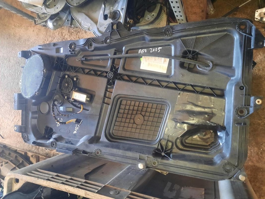 Elevalunas delantero derecho - Ford Fiesta VI (1.4 16V (80 cv)) (2004)