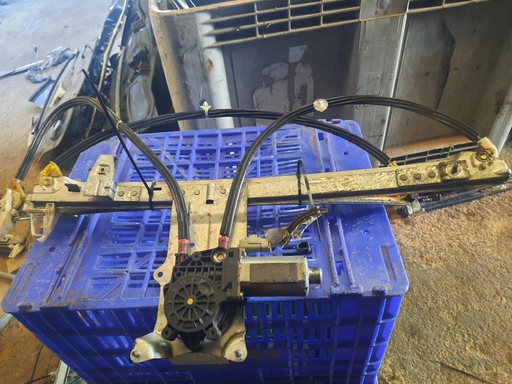 Elevalunas delantero derecho - Citroen Xsara Picasso (N68) (1.6 (95 cv))