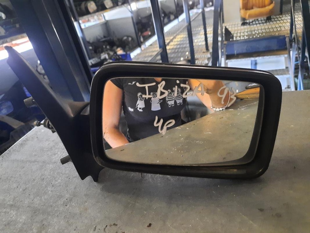 Retrovisor derecho - Seat Ibiza II (1.4 i 16V (101 cv)) (1993)