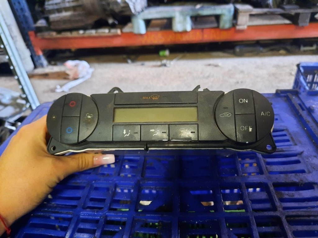 Mando calefaccion / A/A - Ford Mondeo II Hatchback (2.0 16V (145 cv))