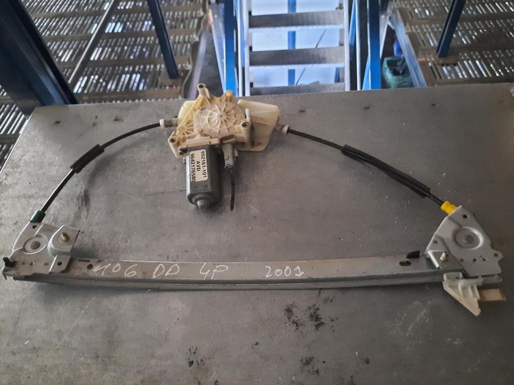 Elevalunas delantero derecho - Peugeot 406 (8) (1.8 (90 cv)) (2001)