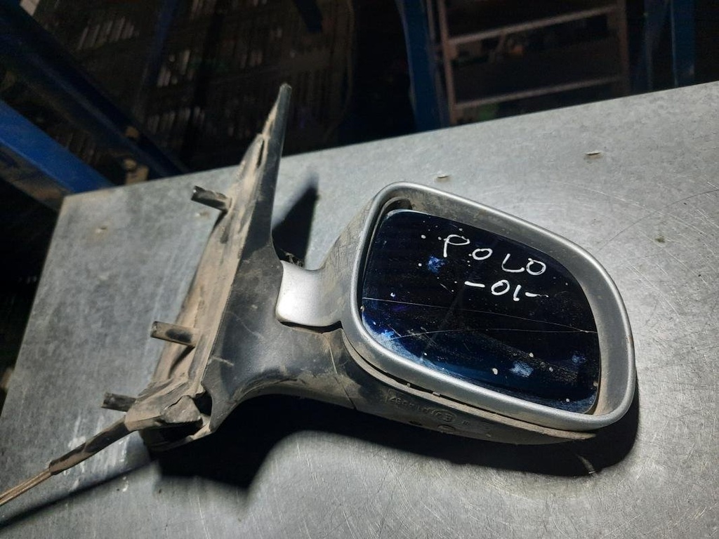 Retrovisor derecho - Volkswagen Polo IV (9N) (1.4 (60Cv)) (2001)