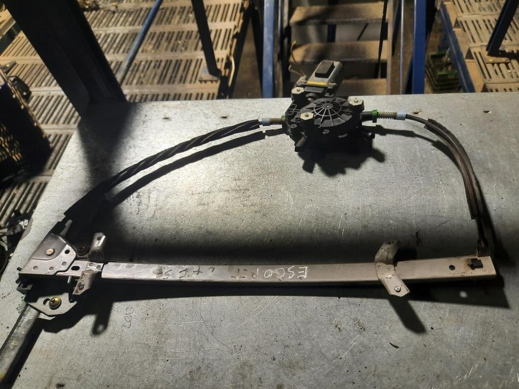 Elevalunas delantero izquierdo - Ford Escort V (GAL) (1.4 (71 cv))