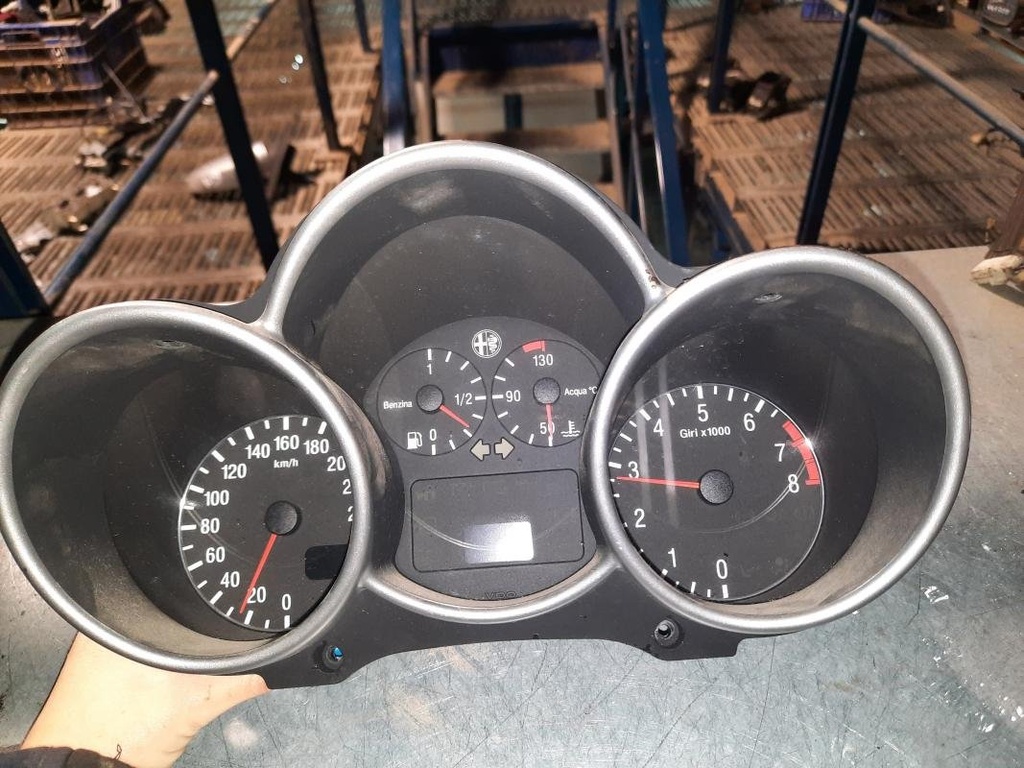 Cuenta kilometros - Alfa Romeo 147 3-Puertas (1.6 i 16V (105 cv))