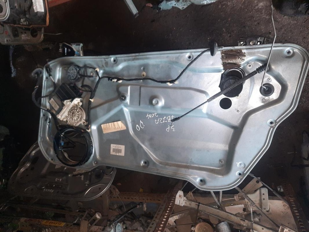Elevalunas delantero derecho - Seat Ibiza III (1.4 16V (75 cv) Automatico) (2004)