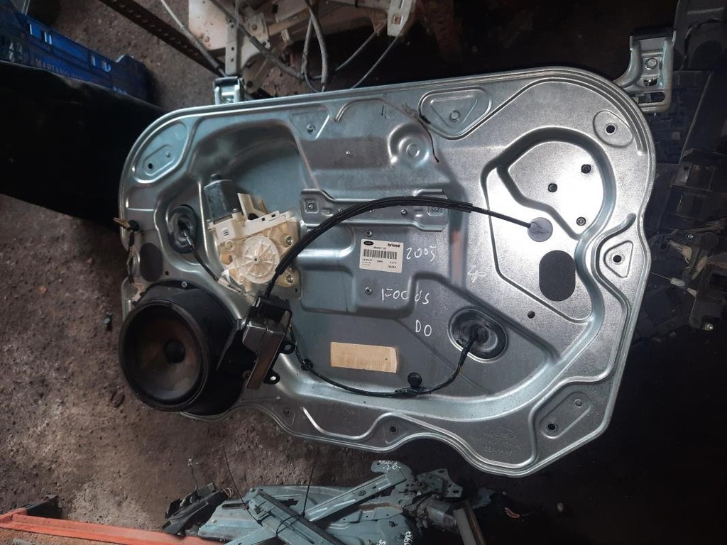 Elevalunas delantero derecho - Ford Focus II Hatchback (1.6 Duratec 16V (100 cv) MT) (2005)