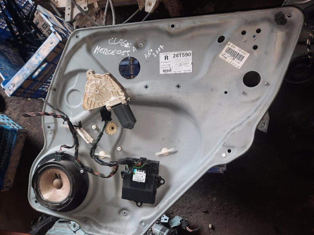 Elevalunas trasero derecho - Mercedes Benz Clase A (W168) (A 160 (168.033) (102 cv))