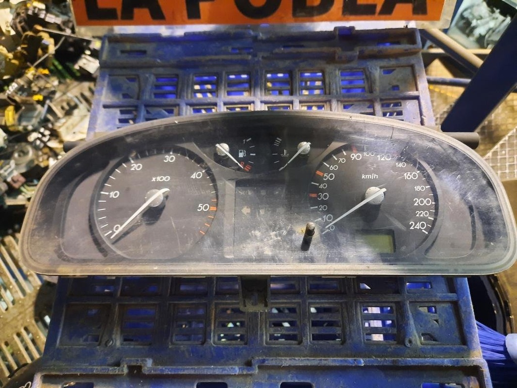Cuenta kilometros - Renault Laguna (1.8 16V (120 cv)) (2003)