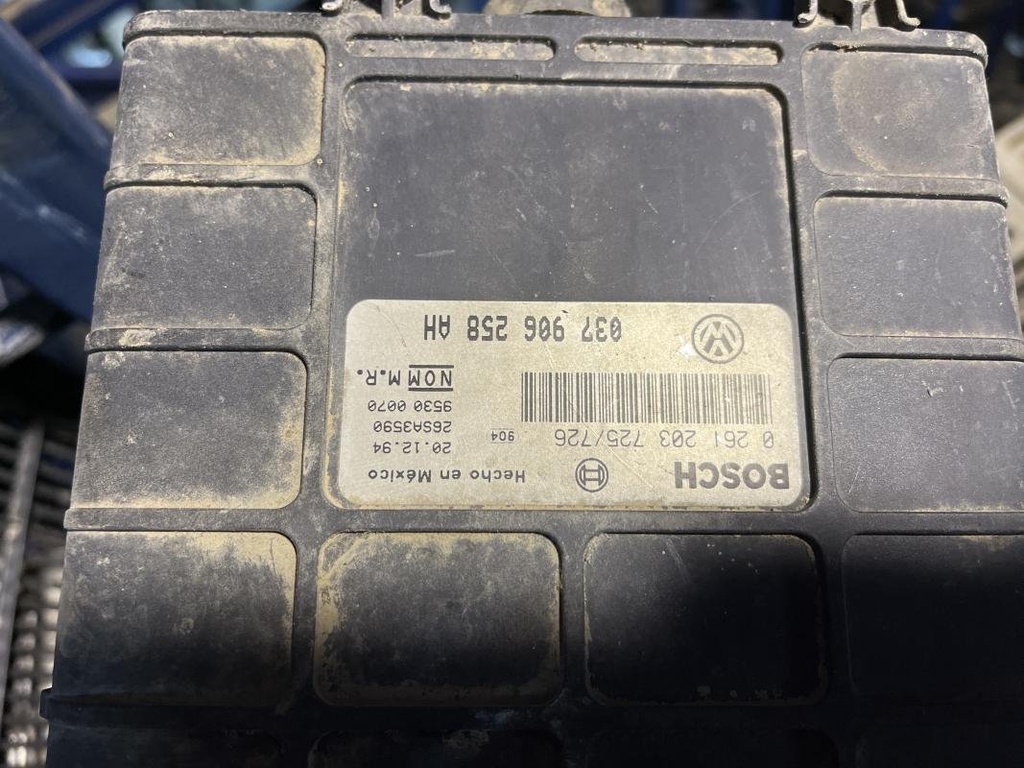 Centralita motor uce - Volkswagen Golf III (1HX) (2.0 Syncro (1HX1) (115 cv))