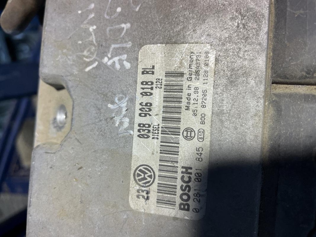 Centralita motor uce - Volkswagen Golf IV (1J1) (1.9 TDI (101 cv))