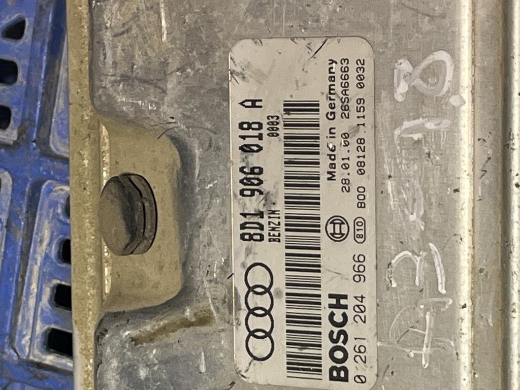 Centralita motor uce - Audi A3 (8L) (1.8 T (180 cv) quattro)