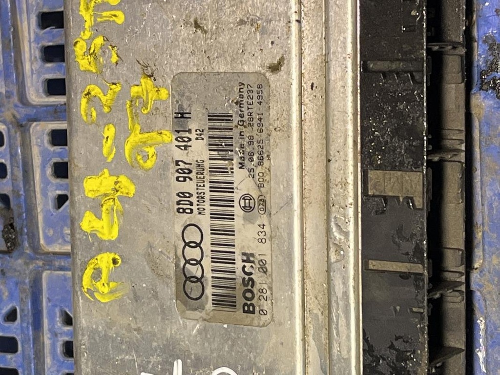 Centralita motor uce - Audi A4 (B5) (2.5 TDI V6 (150 cv) quattro) (1997)
