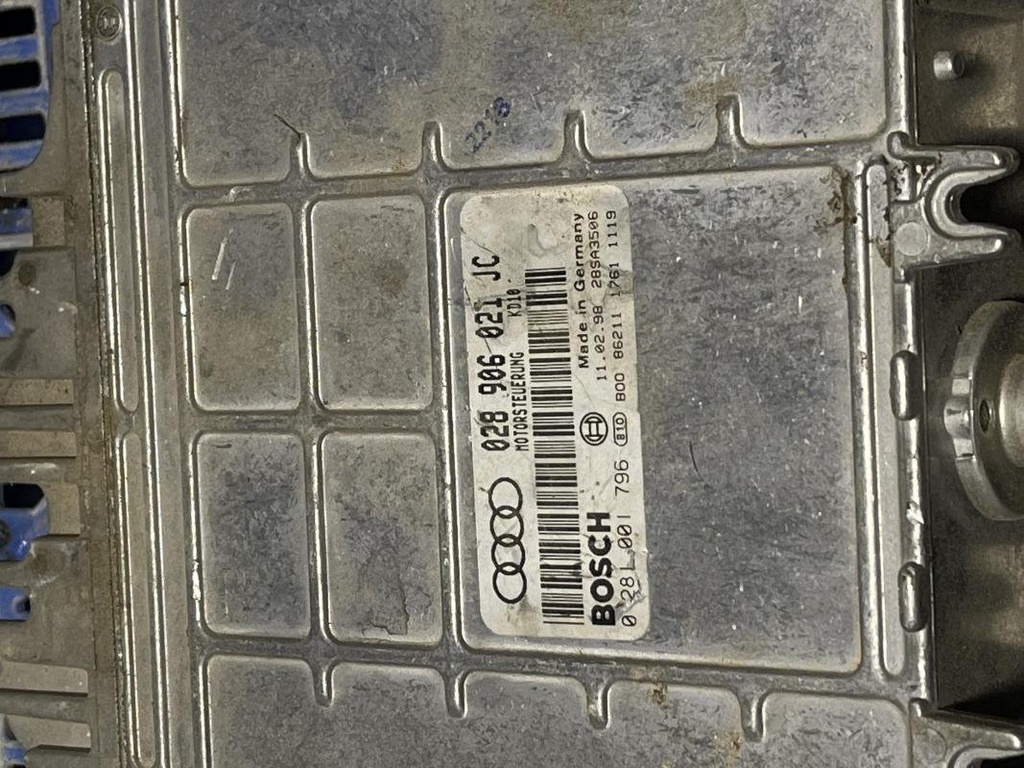 Centralita motor uce - Audi A4 (B6 8E) (1.9 TDI (115 cv))