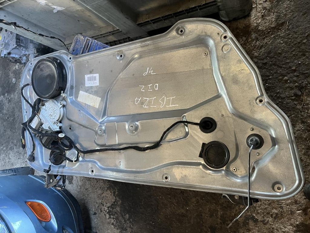 Elevalunas delantero izquierdo - Seat Ibiza III (1.4 16V (75 cv))