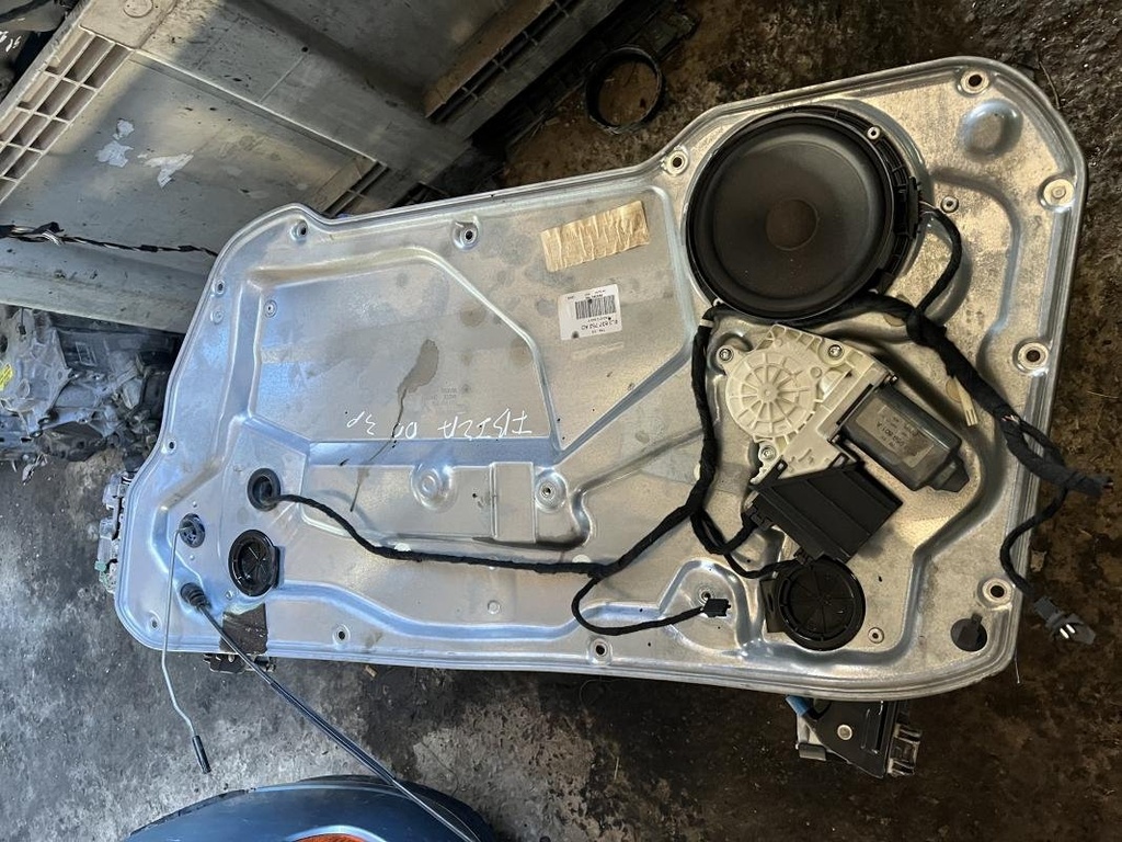 Elevalunas delantero derecho - Seat Ibiza III (1.4 16V (75 cv))