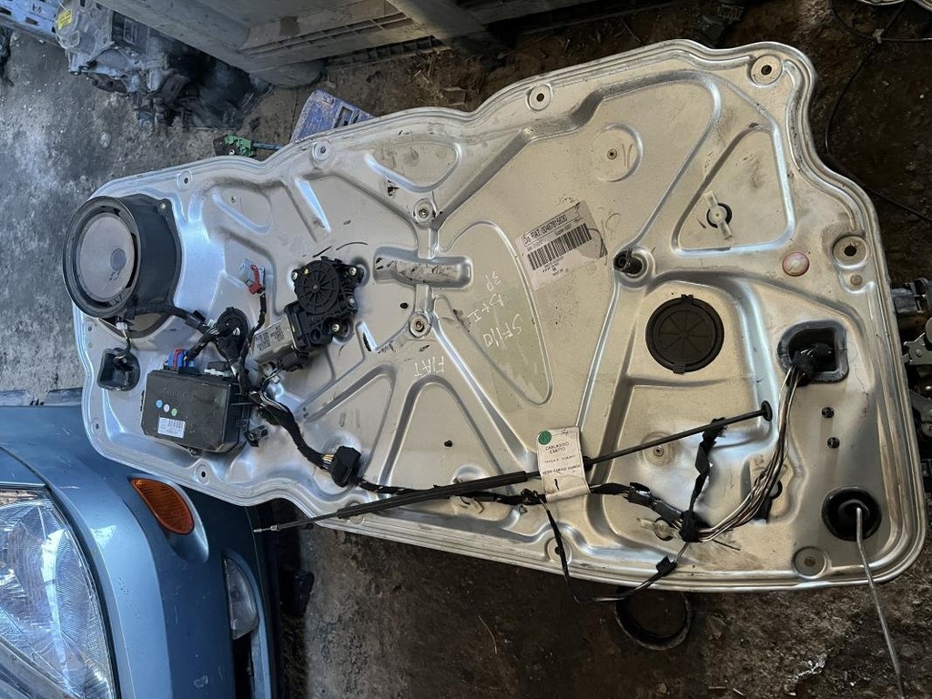 Elevalunas delantero izquierdo - Fiat Stilo (192) (1.6 16V (5 dr) (103 cv))