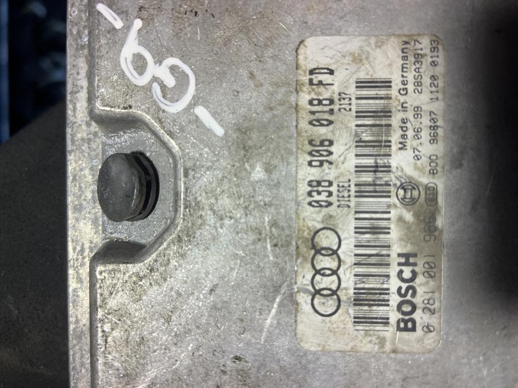 Centralita motor uce - Audi A4 (B5) Versión 1999 (1.8 20V (125 cv) Automatico)