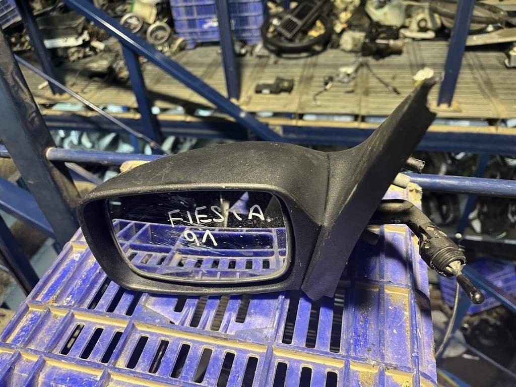 Retrovisor izquierdo - Ford Fiesta III (1.4 (73 cv)) (1991)