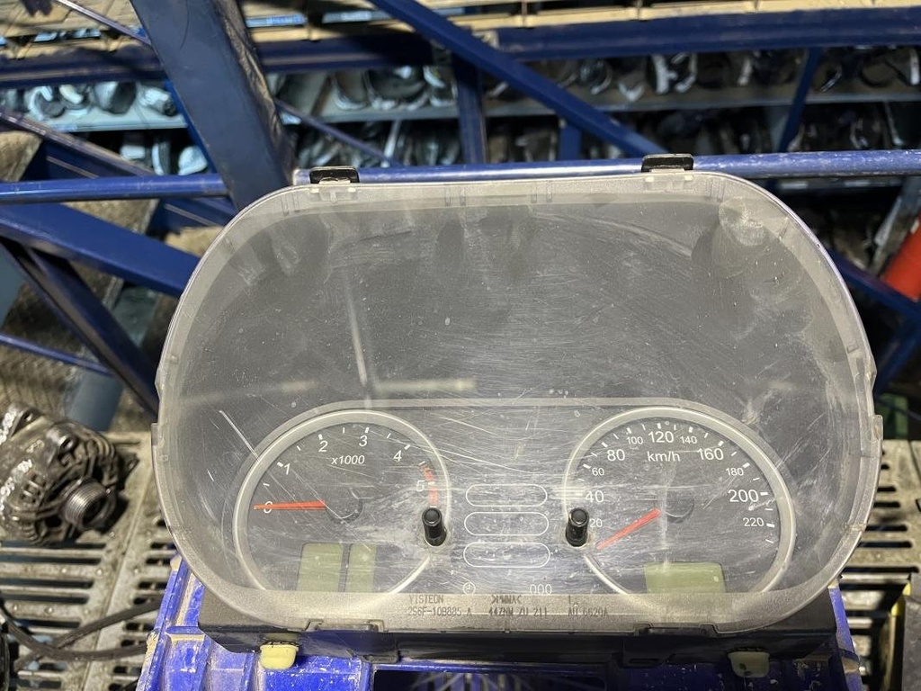 Cuenta kilometros - Ford Fiesta VI (1.4 16V (80 cv) Automatico) (2005)