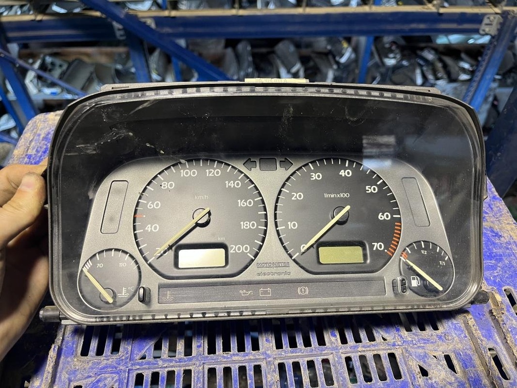 Cuenta kilometros - Volkswagen Vento (1HX0) (1.6 (75 cv))