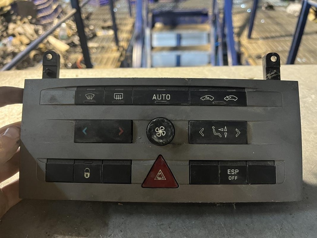 Mando calefaccion / A/A - Peugeot 407 (2.0 16v (140 cv))