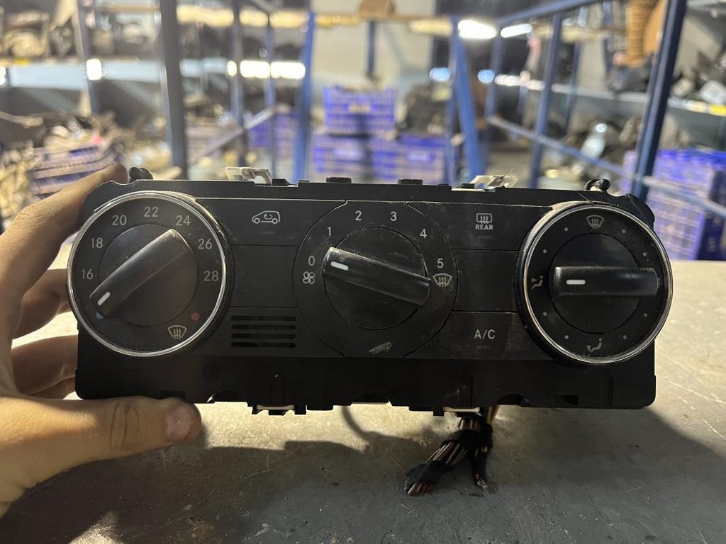Mando calefaccion / A/A - Mercedes Benz Clase B (W245) (B 170 (116 cv))