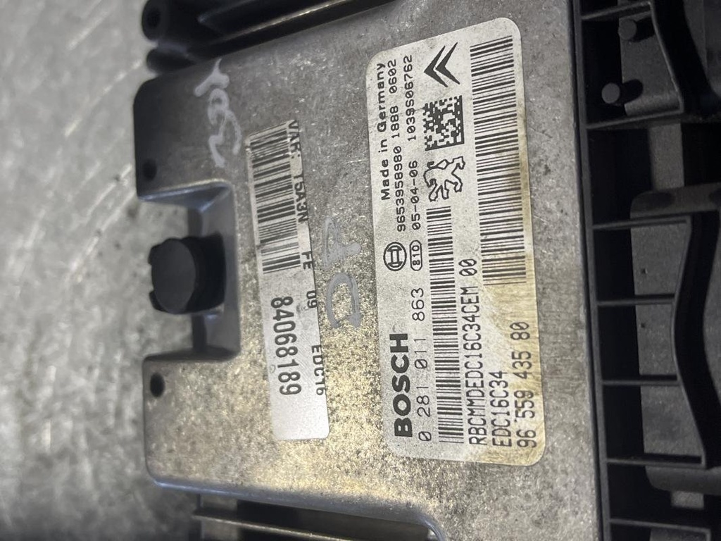 Centralita motor uce - Citroen C4 I Hatchback (Fase I, 2004) (1.6 HDi 16V (90 cv))