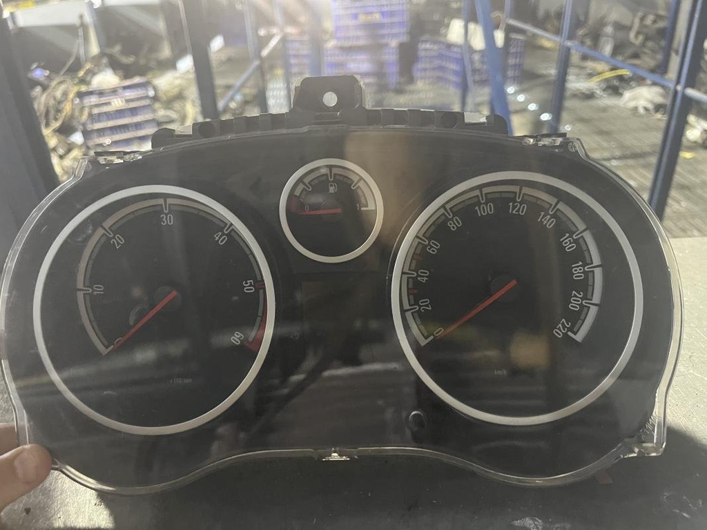 Cuenta kilometros - Opel Corsa D 3-puertas (1.3 CDTI (75 cv))