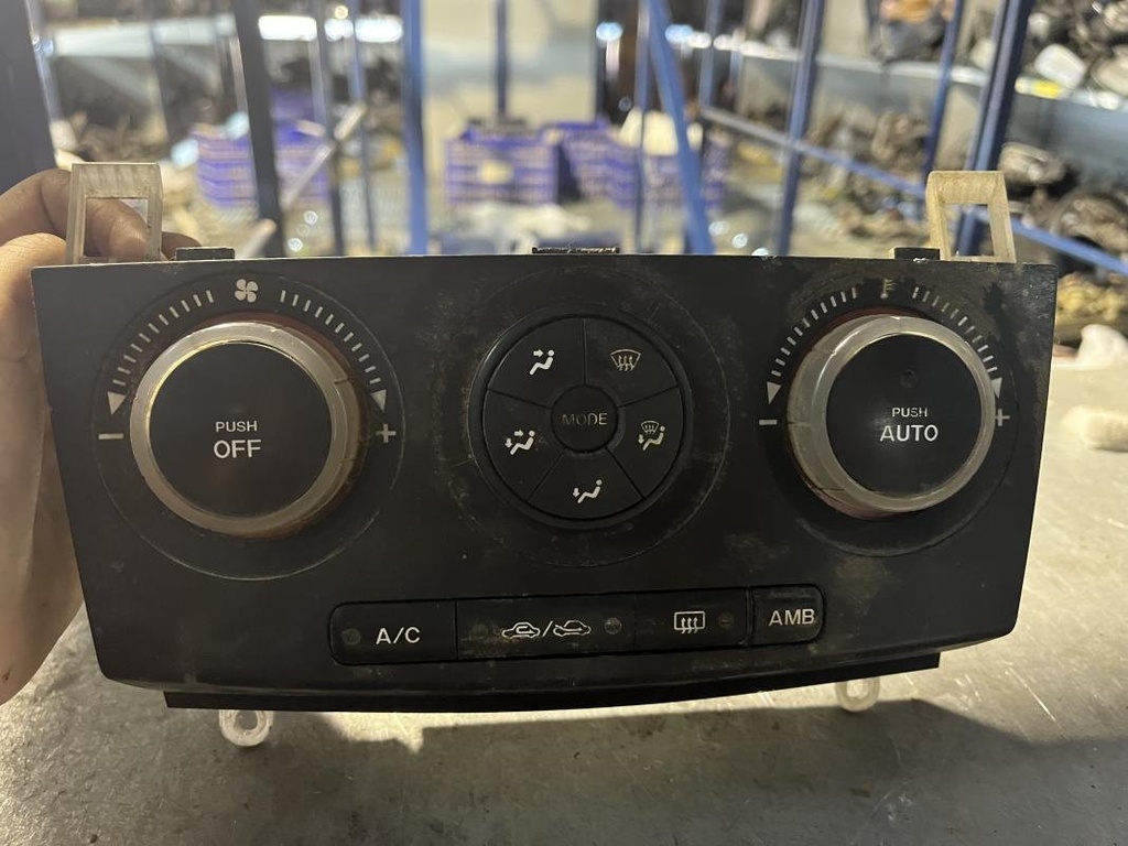Mando calefaccion / A/A - Mazda 3 Hatchback (BK) (1.6 CD (116 cv))