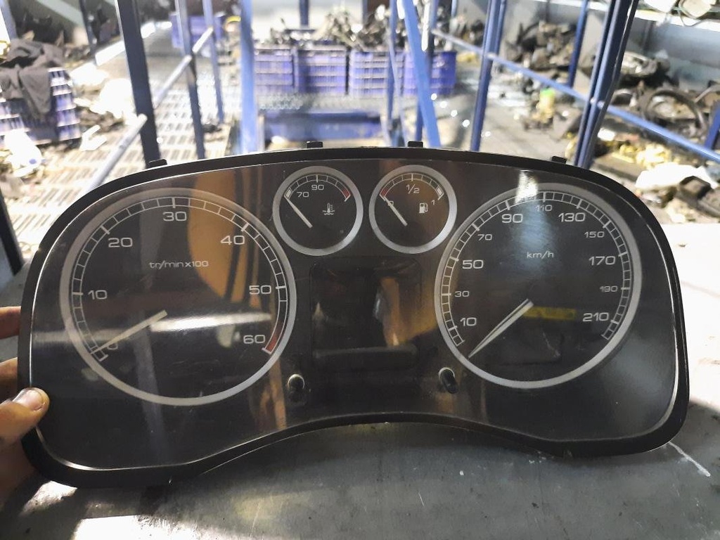 Cuenta kilometros - Peugeot 307 (1.6 HDi (110)) (2002)