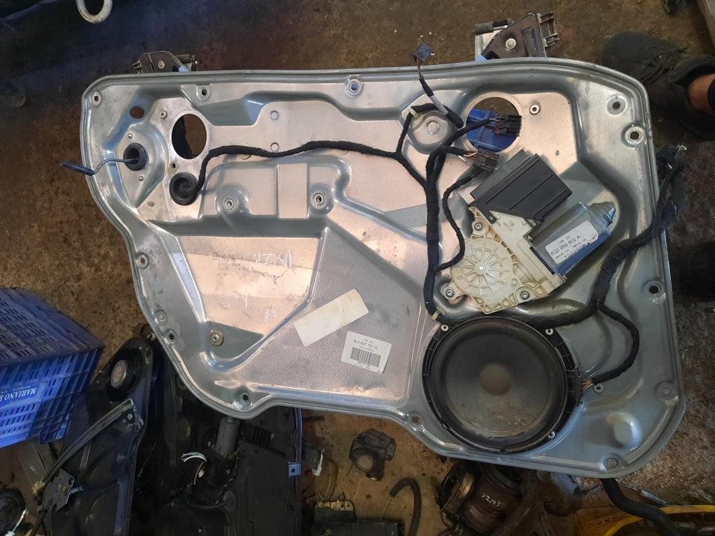 Elevalunas delantero izquierdo - Seat Ibiza III (1.4 16V (75 cv)) (2002)