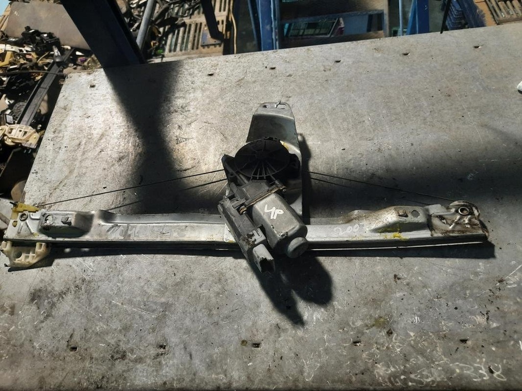 Elevalunas trasero izquierdo - Citroen C4 I Hatchback (Fase I, 2004) (1.6 HDi 16V (109 cv) FAP) (2007)