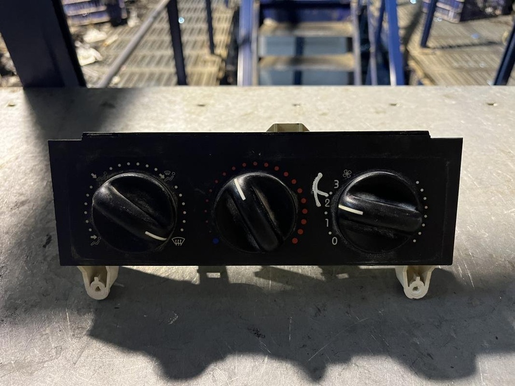 Mando calefaccion / A/A - Renault Kangoo Express (FC) (1.5 dCi (65 cv)) (2000)