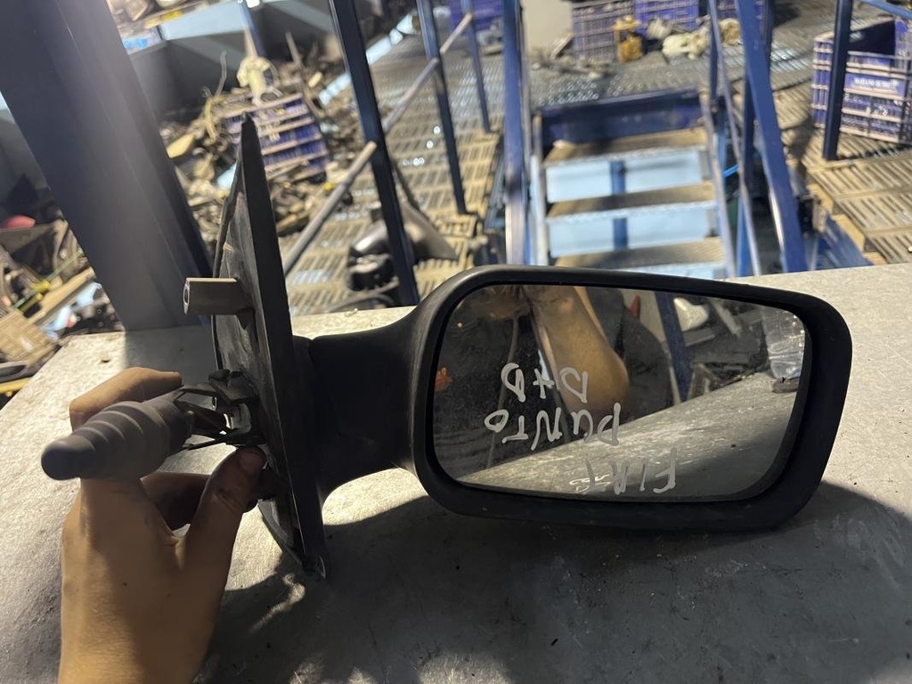 Retrovisor derecho - Fiat Punto I (176) (1.7 D (57 cv))