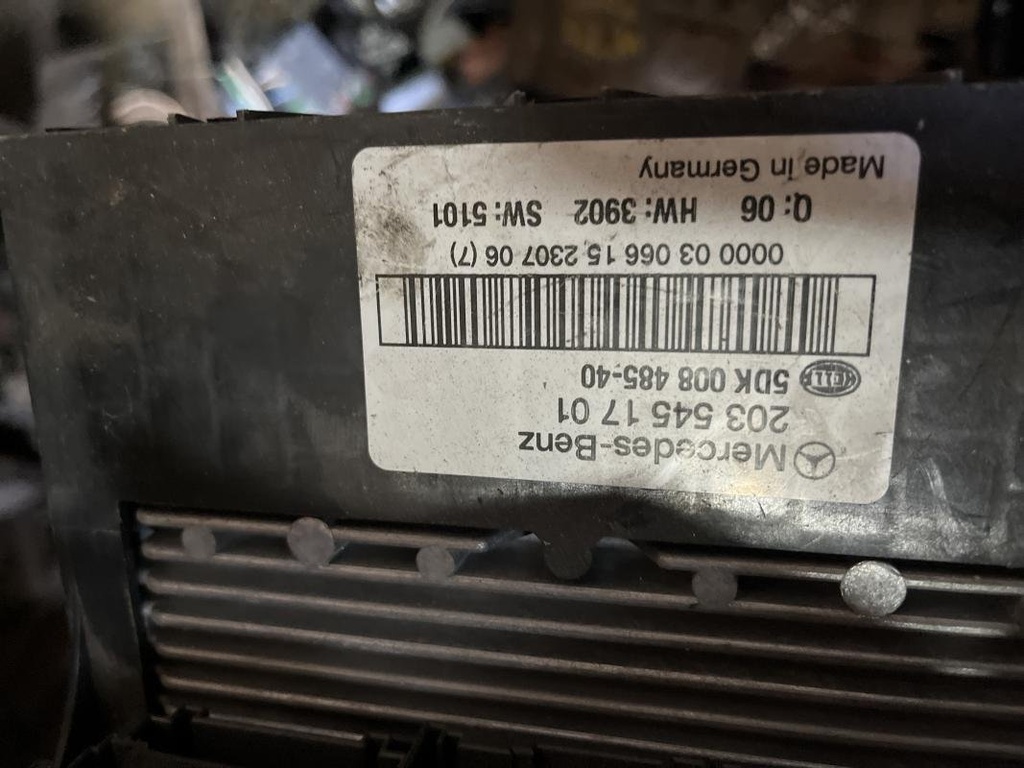 Caja de reles / fusibles - Mercedes Benz Clase C (W203) (C 200 CDI (136 cv))