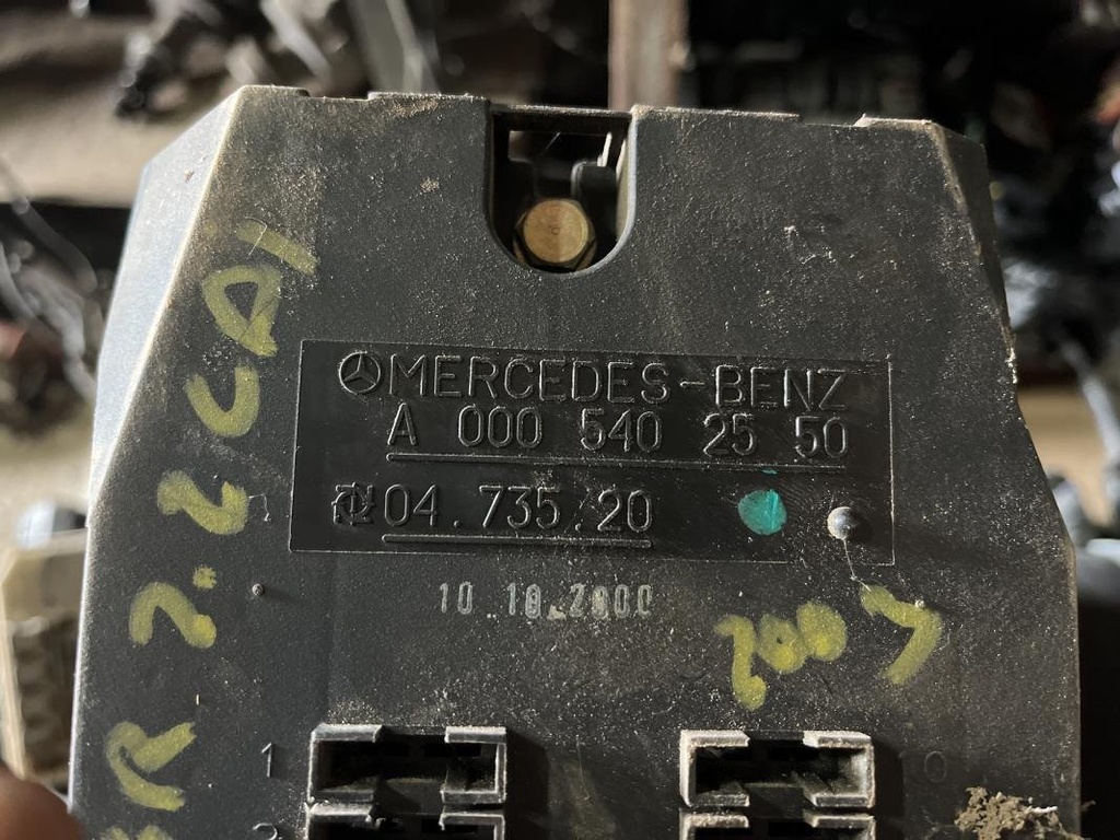 Caja de reles / fusibles - Mercedes Benz Sprinter 4-t Caja/Chasis (904) (410 D 4X4 (102 cv))