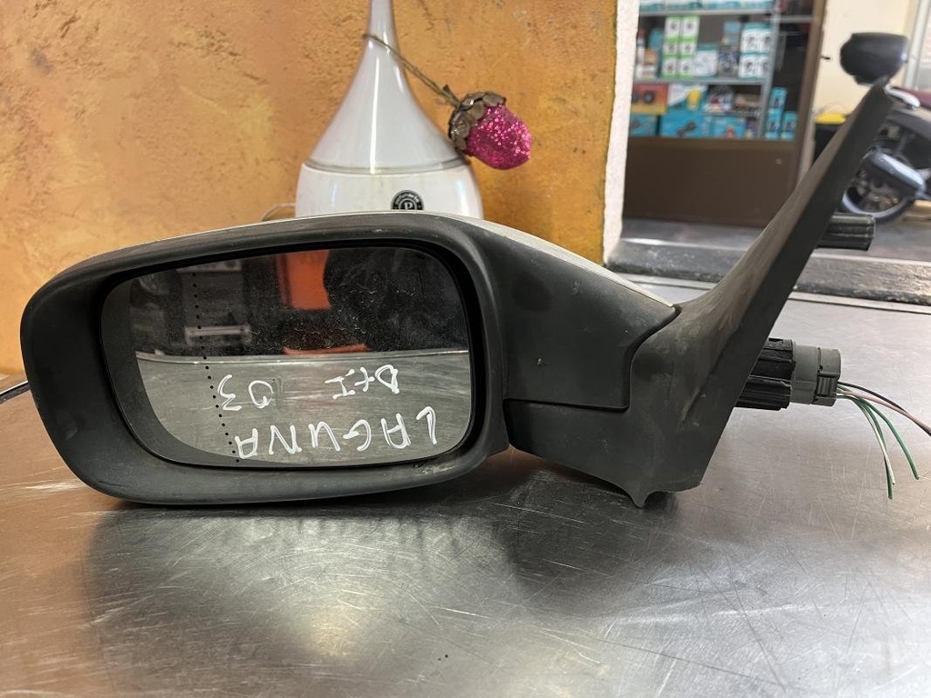 Retrovisor izquierdo - Renault Laguna II (1.8 16 V (BG04, BG0B, BG0C, BG0V) (117 cv)) (2003)