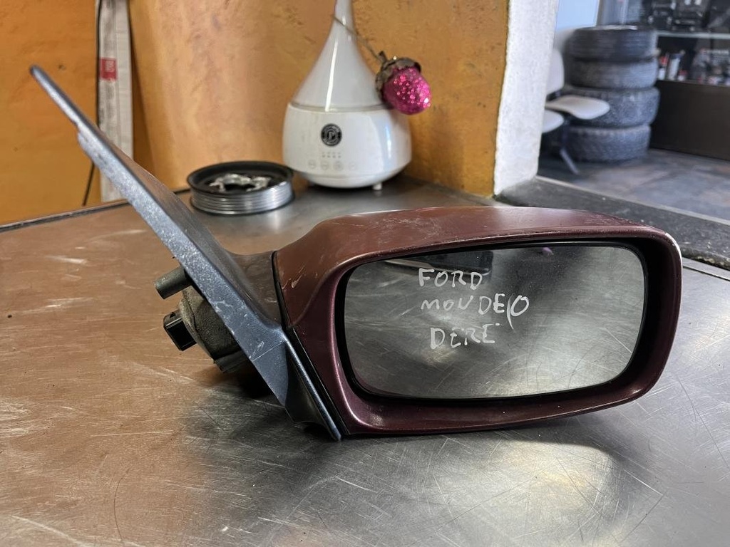Retrovisor derecho - Ford Mondeo I Hatchback (1.6 i 16V (88 cv))