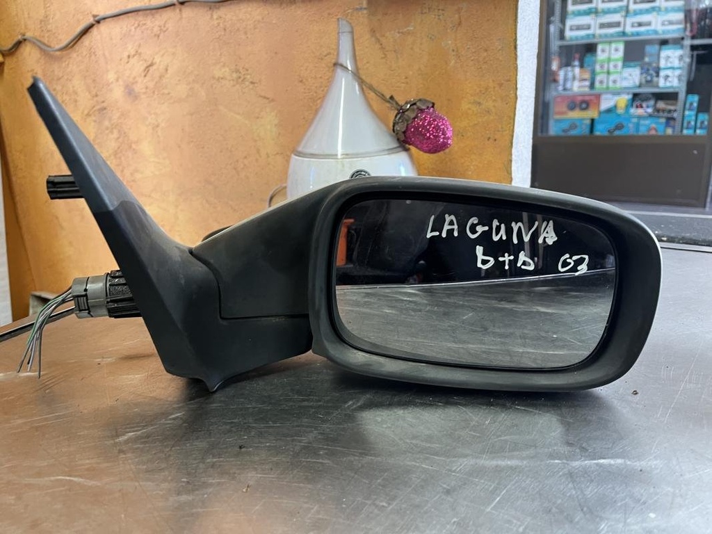 Retrovisor derecho - Renault Laguna II (1.8 16 V (BG04, BG0B, BG0C, BG0V) (117 cv)) (2003)