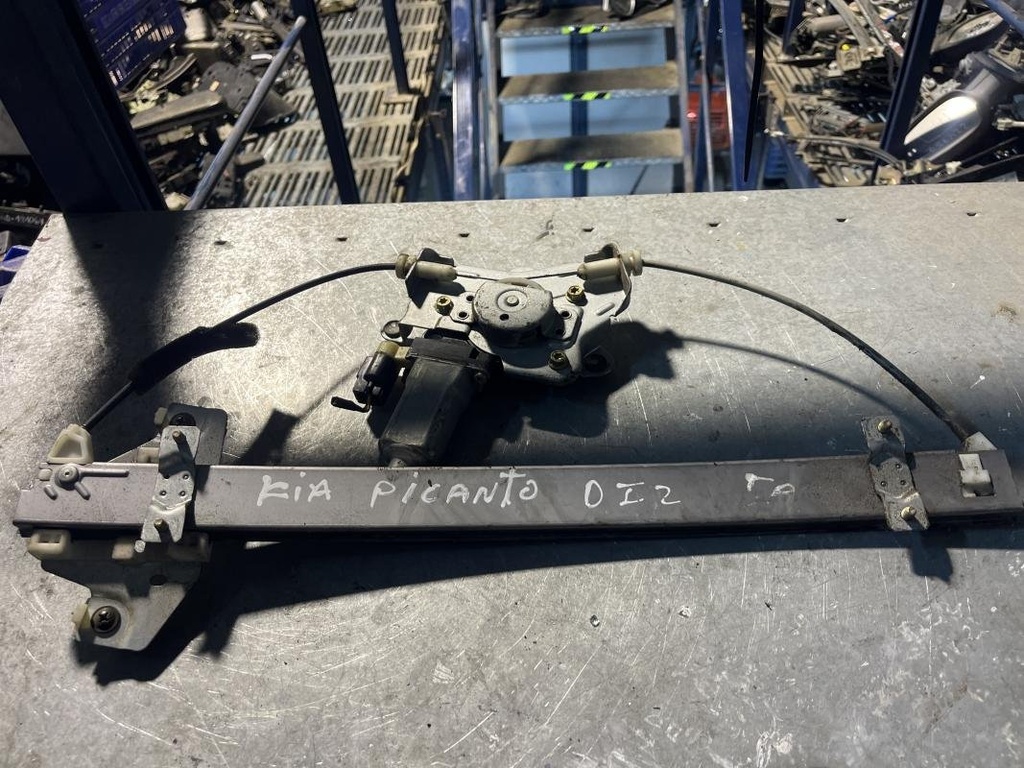 Elevalunas delantero izquierdo - Kia Picanto (1.0 i 12V (60 cv))