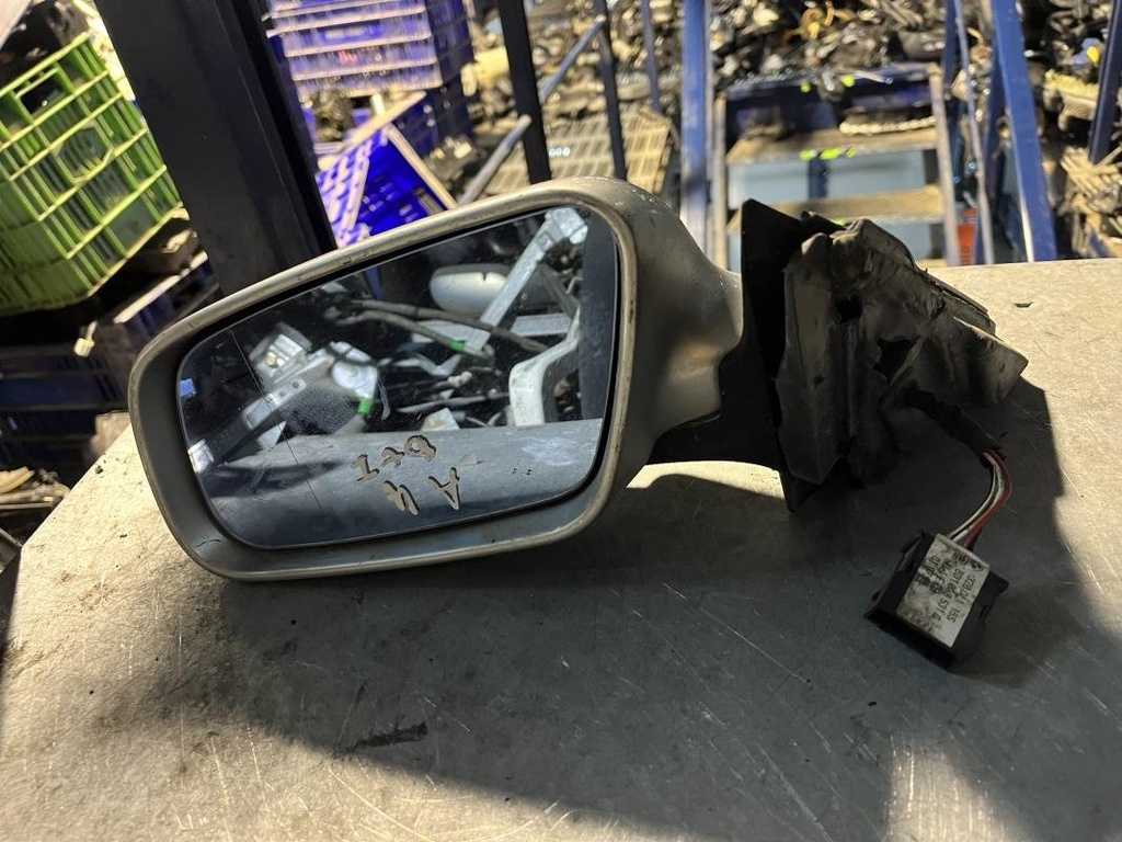 Retrovisor izquierdo - Audi A4 (B6 8E) (1.8 T (163 cv))