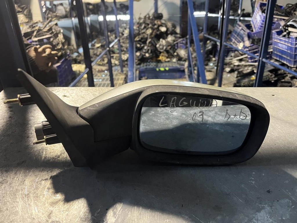 Retrovisor derecho - Renault Laguna II (1.6 i 16V (112 cv)) (2003)